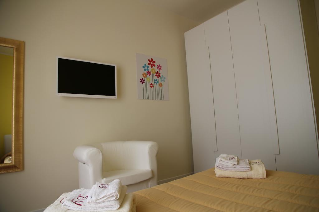 Domus Yenne Suites 칼리아리 외부 사진