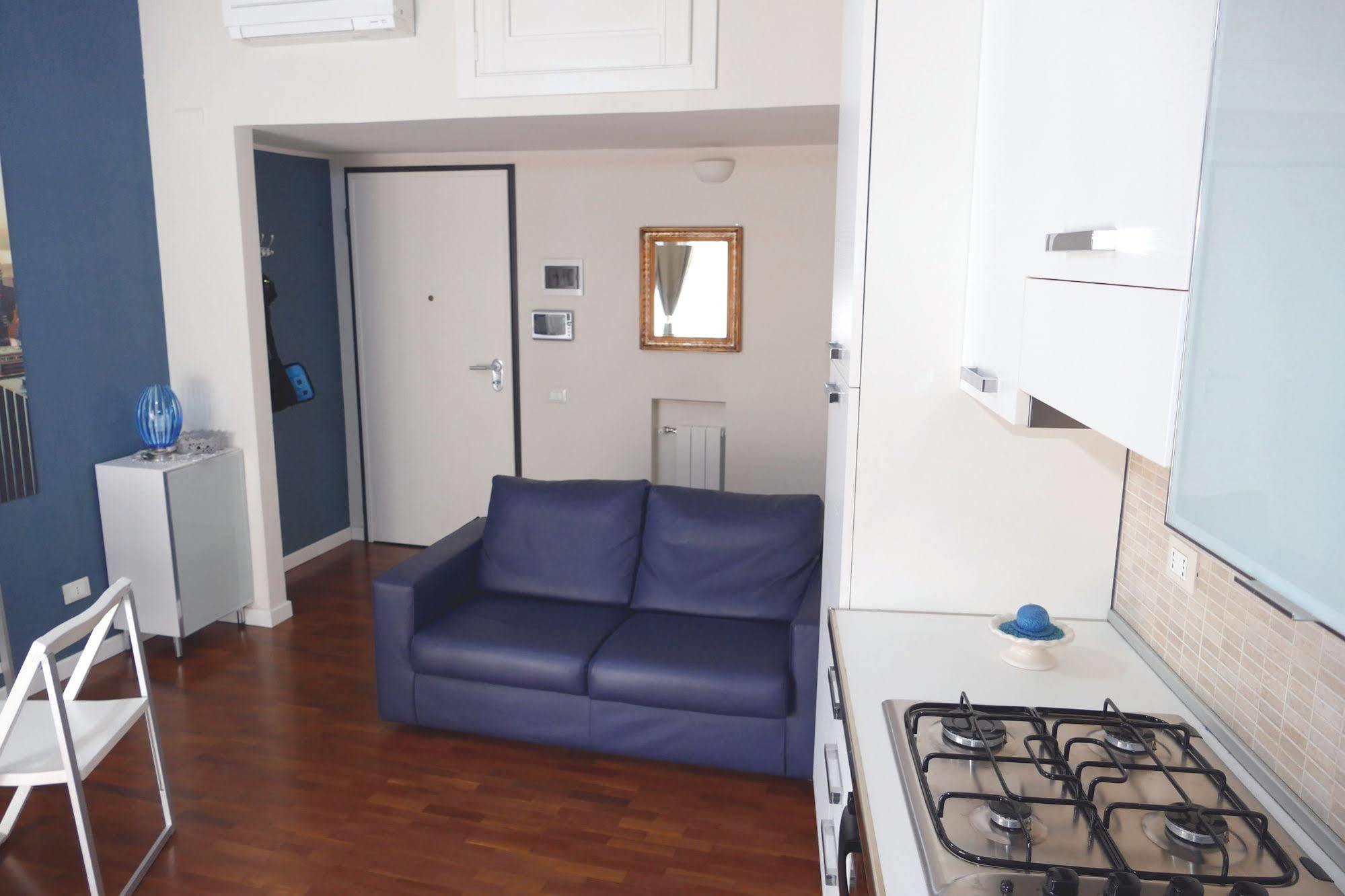 Domus Yenne Suites 칼리아리 외부 사진