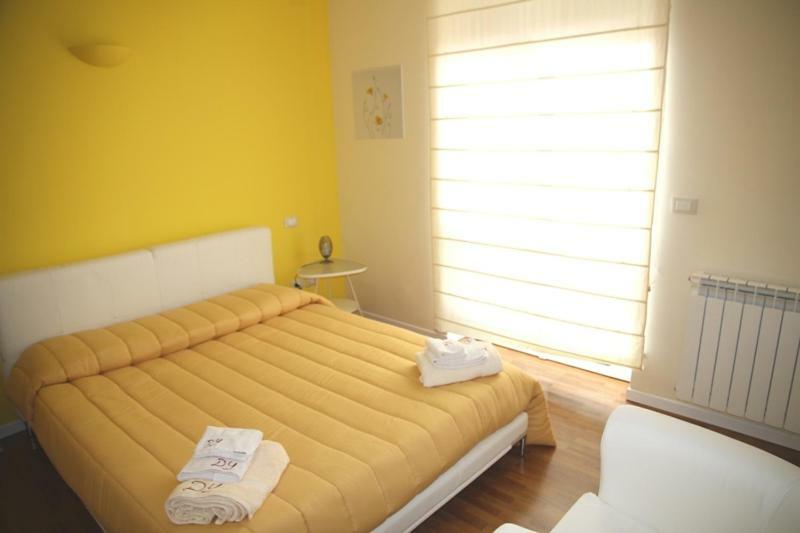 Domus Yenne Suites 칼리아리 외부 사진