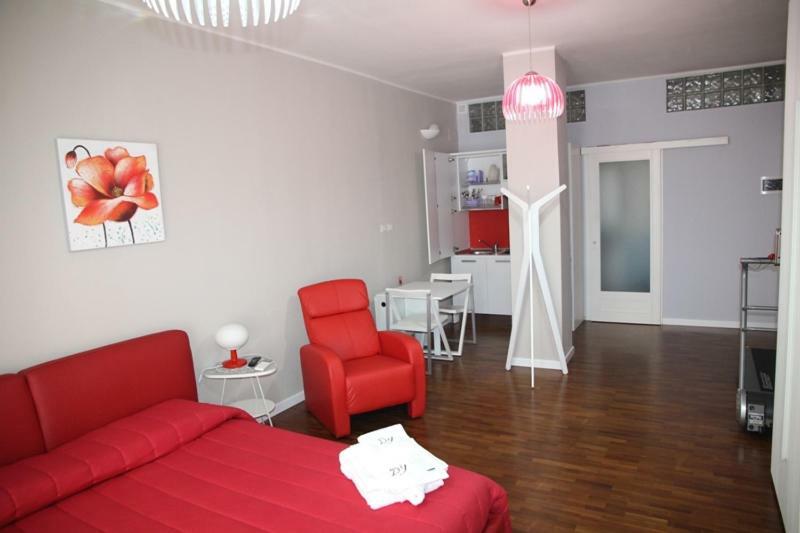 Domus Yenne Suites 칼리아리 외부 사진